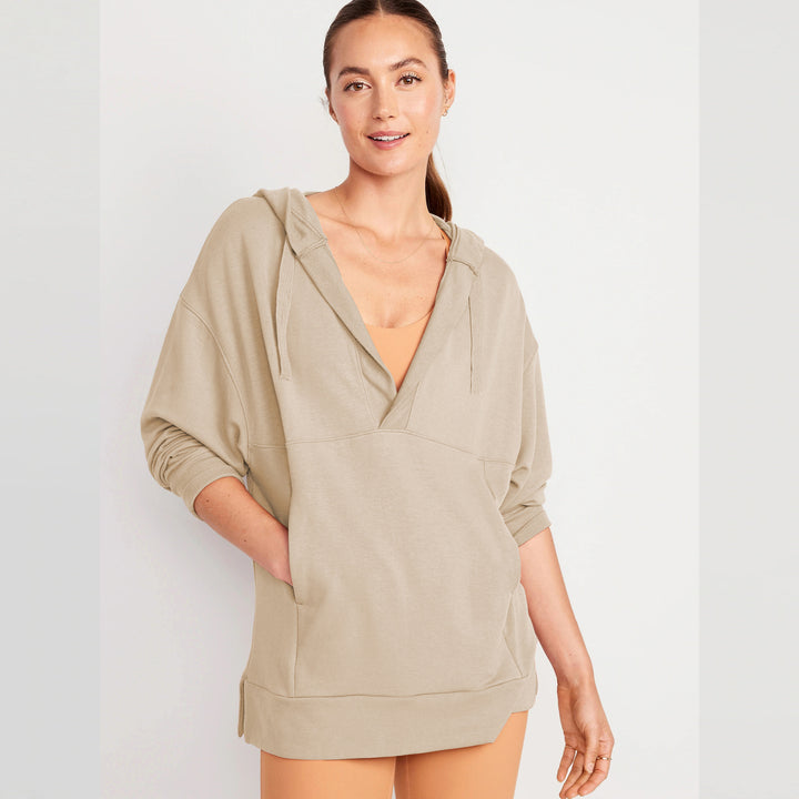 Dame Oversized Hoodie med afslappet stil og V-hals Stilla
