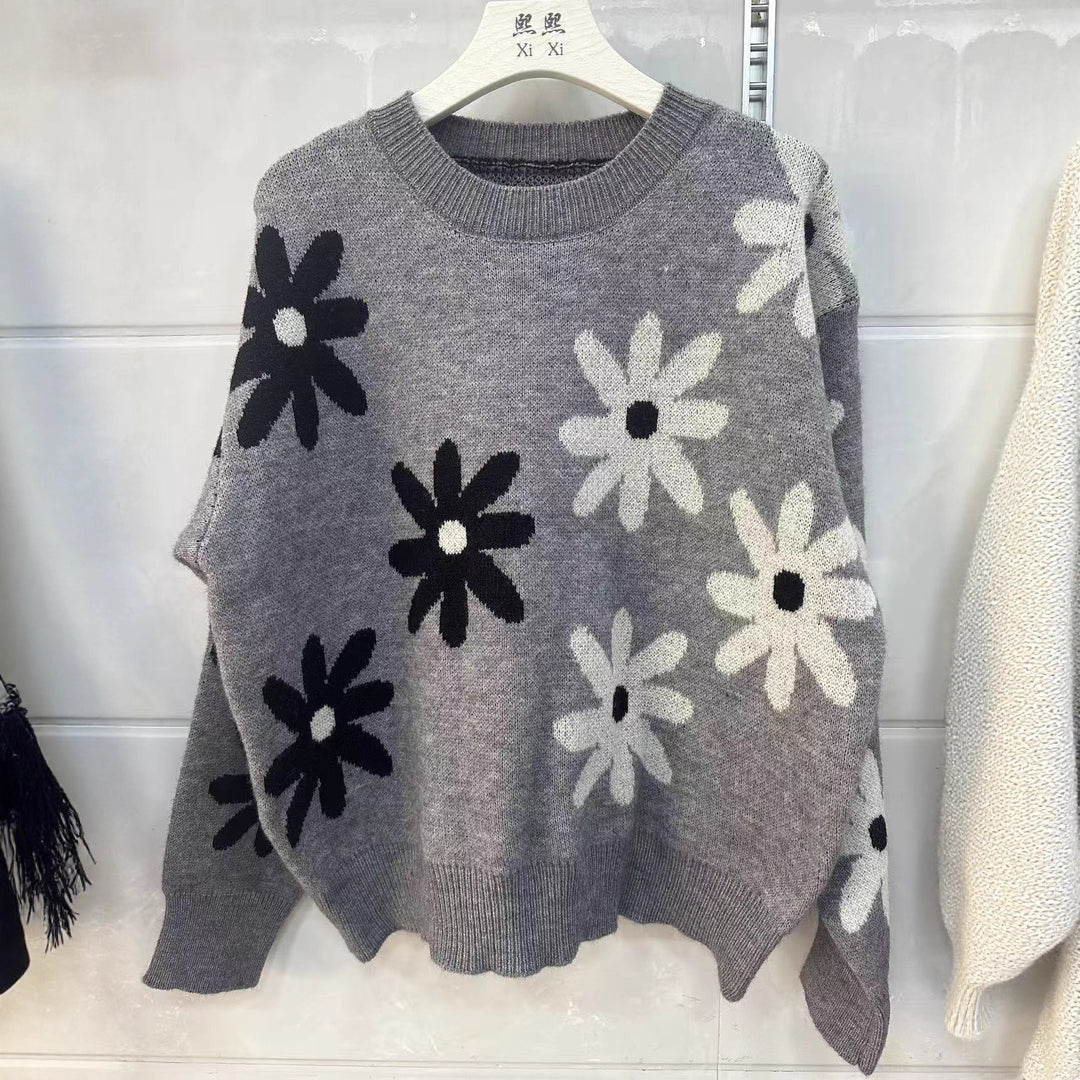 Kvinders hyggelige strikket trøje med blomster mønster og blødt materiale Stilla