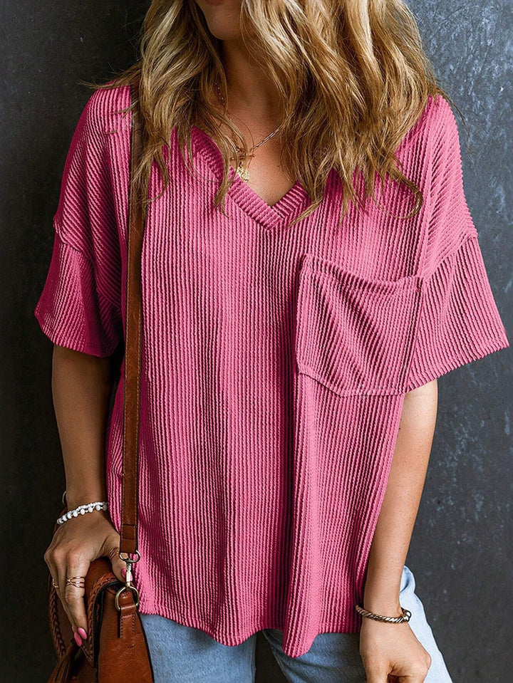 Dame Oversized T-shirt med V-hals og brystlomme Stilla