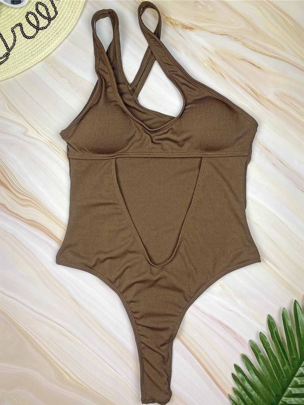 Dame Rib-Cut-Out-Ejendomsbadebad Stilla