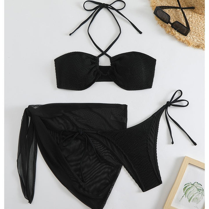 Dame bikini-sæt med trendy bandeau-overdel og luftigt omslagsyr Stilla