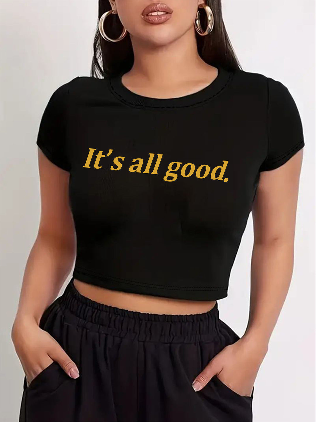 Damer Crop-T-Shirt med legende kirsebærmotiv og elegant sløjfeprint Skovae