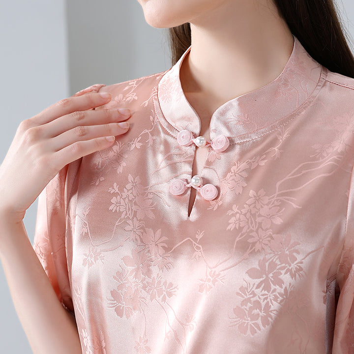 Dame silke bluse med elegant stående krave og florale applikationer Stilla