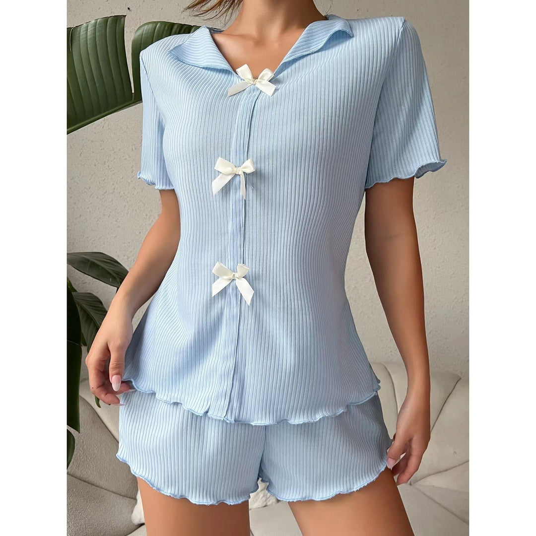 Dame Pyjama-sæt med elegant krave og sarte sløjfer Stilla