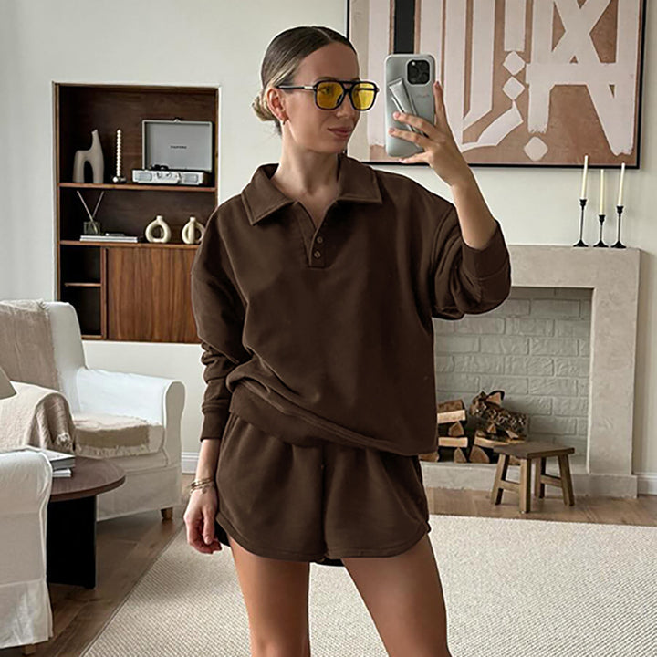 Dame Sporty Lounge-sæt med moderne polokrave og stilfulde shorts Stilla