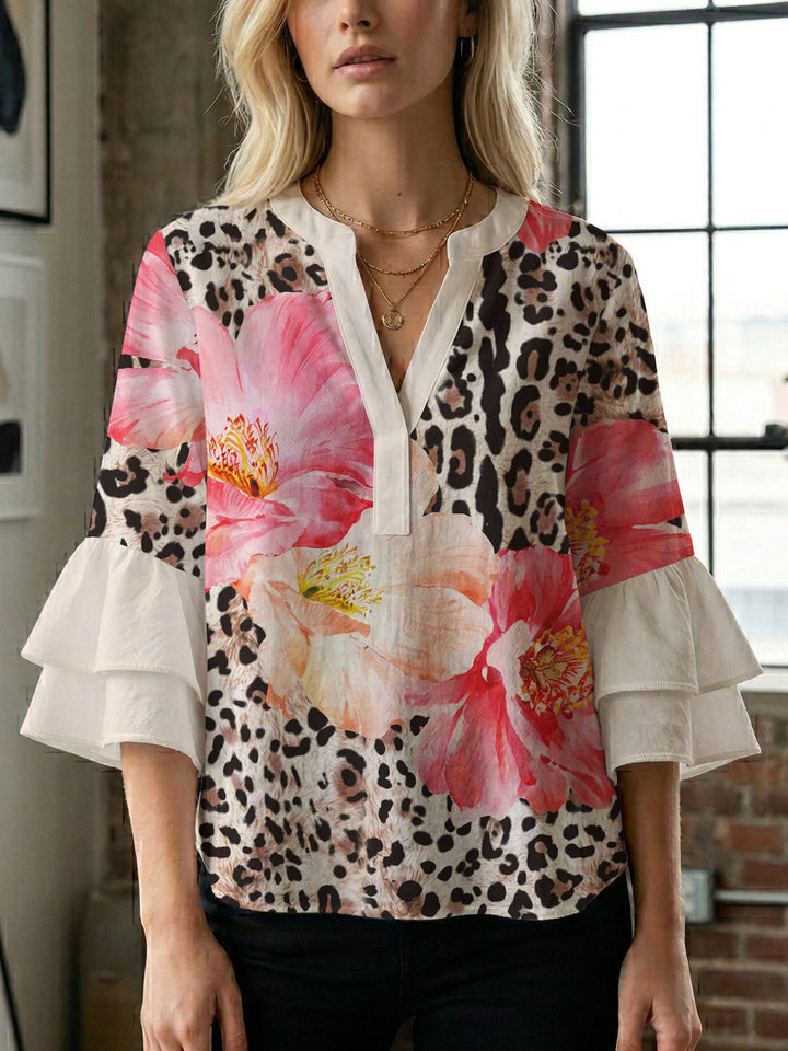 Dame afslappet bluse med flæseærmer og botanisk print Skovae