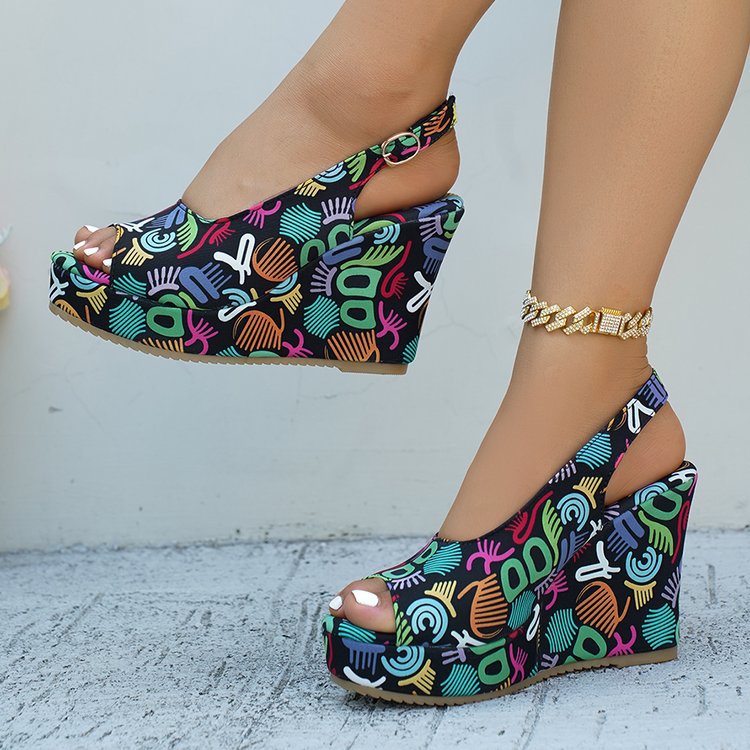 Dame Wedge-sandaler med farverigt grafikdesign og justerbar rem Stilla