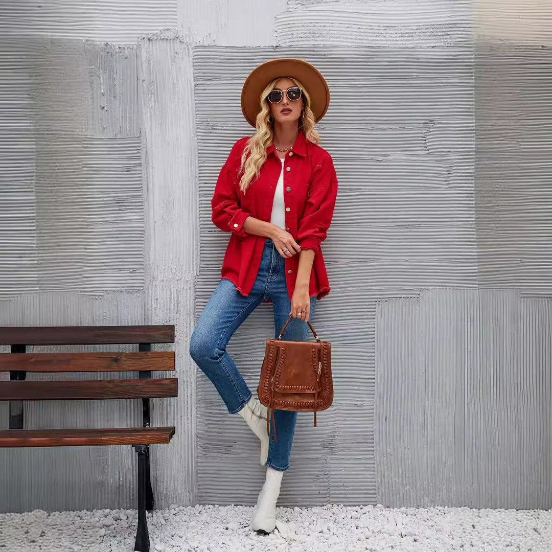 Dame Oversized Denim Jakke med frynset Detaljer og Knaprække Stilla