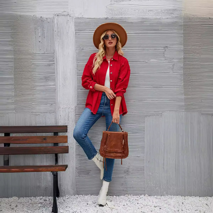 Dame Oversized Denim Jakke med frynset Detaljer og Knaprække Stilla