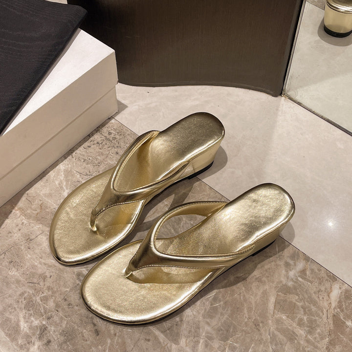 Dame Glamorous Metallic Flip-Flops Stilla