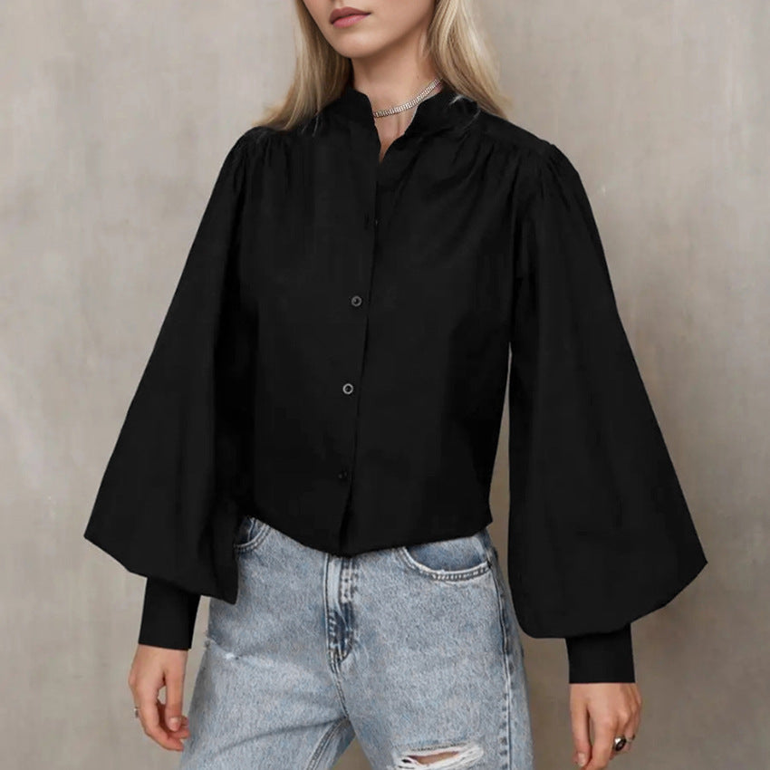 Damebluse med voluminøse ærmer og klassisk ståkrave Stilla