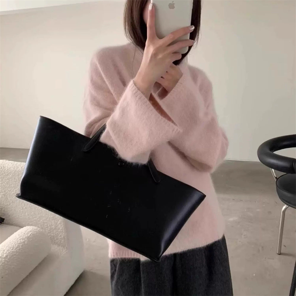 Kvinders fluffy sweater med oversized skæring lavet af mohair uld Stilla