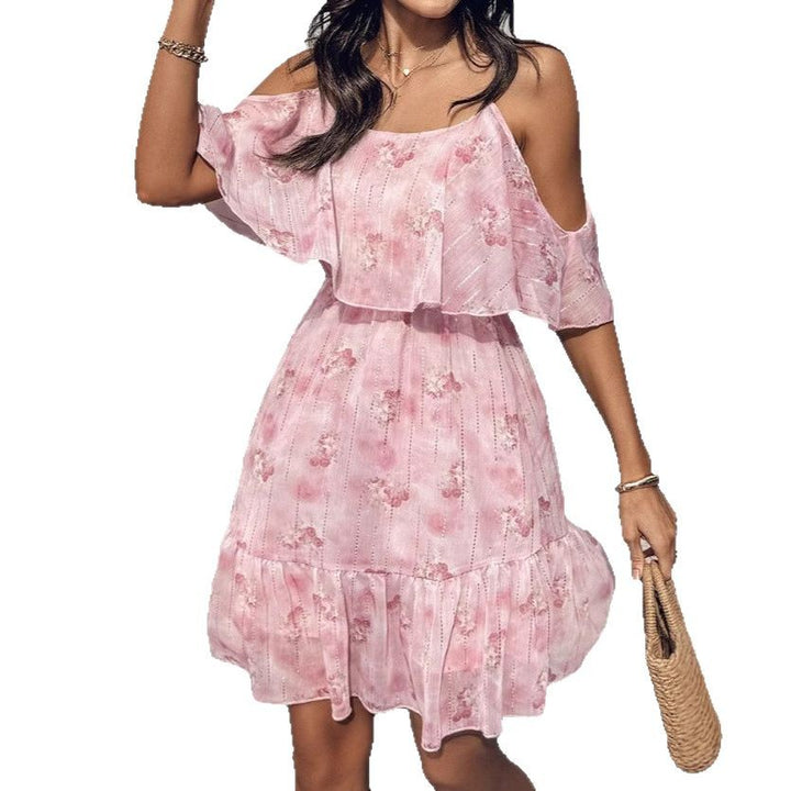 Dame flydende sommerkjole med kold skulderdesign og ruffles detaljer Skovae