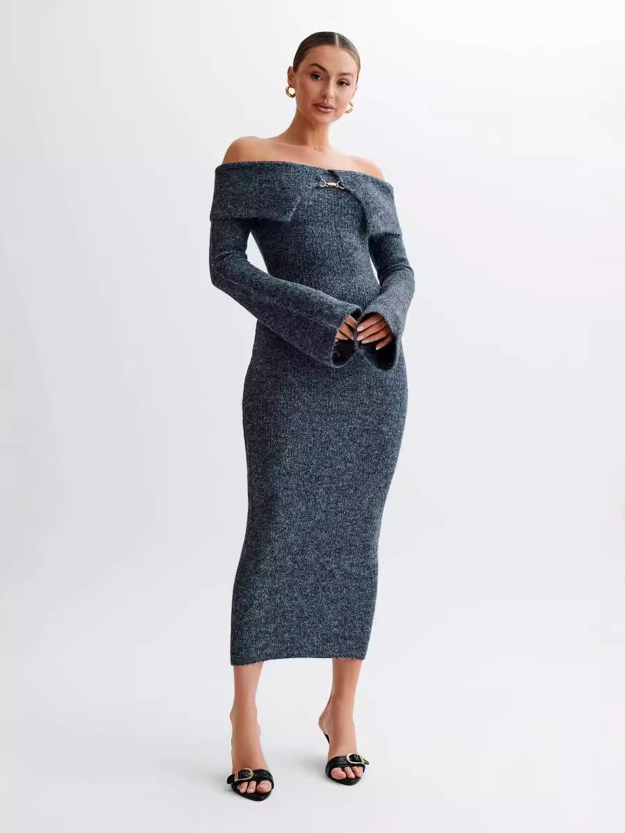 Dame Figurformet Strikkjole med Off-Shoulder-design og Knapdetalje Stilla