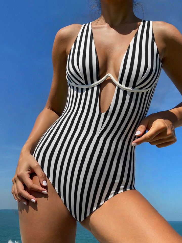 Dame One-piece badedragt med dyb V-udskæring og elegante striber Skovae