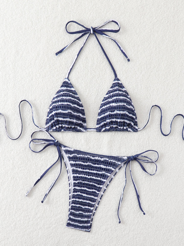 Dame triangle bikini med fint stribemønster og raffinerede bindebånd Skovae