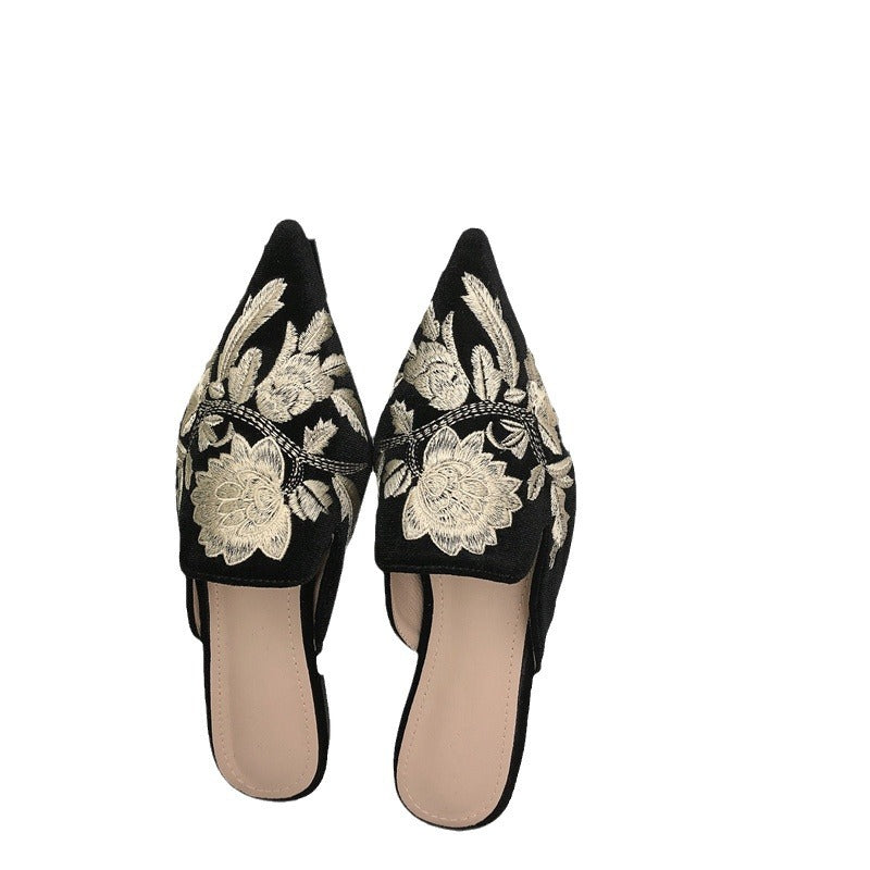 Dame mules med luksuriøse broderier og elegant spidsedesign Stilla