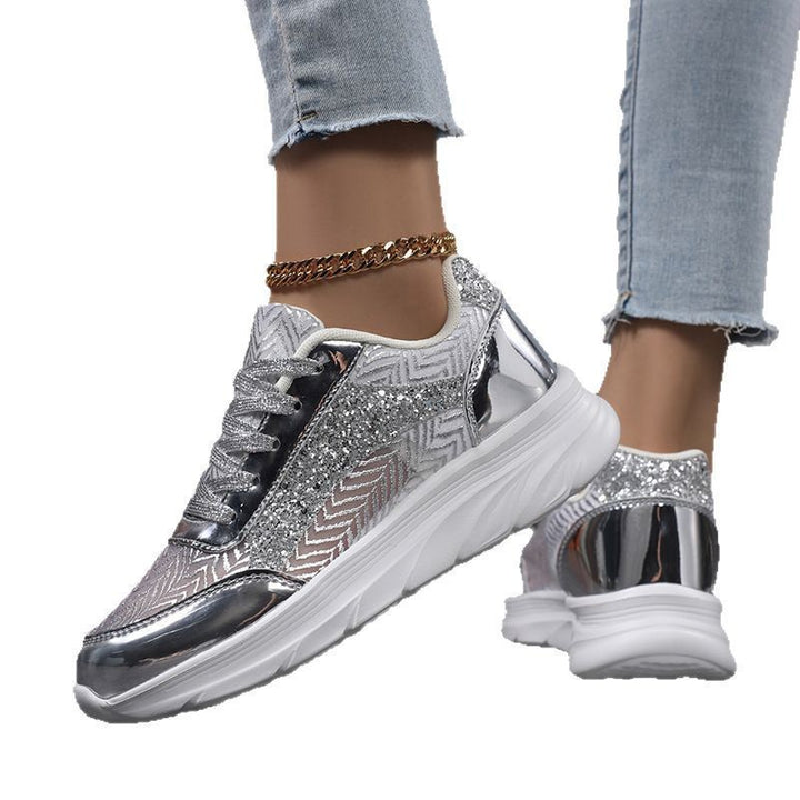 Damer nan glamourøs iøjnefaldende sneakers med glitrende paneler, jacquardvævet overdel og ergonomisk bølgesål Skovae