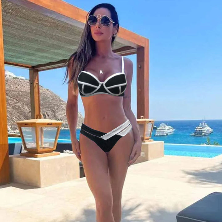 Dame bikini sæt med elegant flæsedesign og moderne snit Stilla