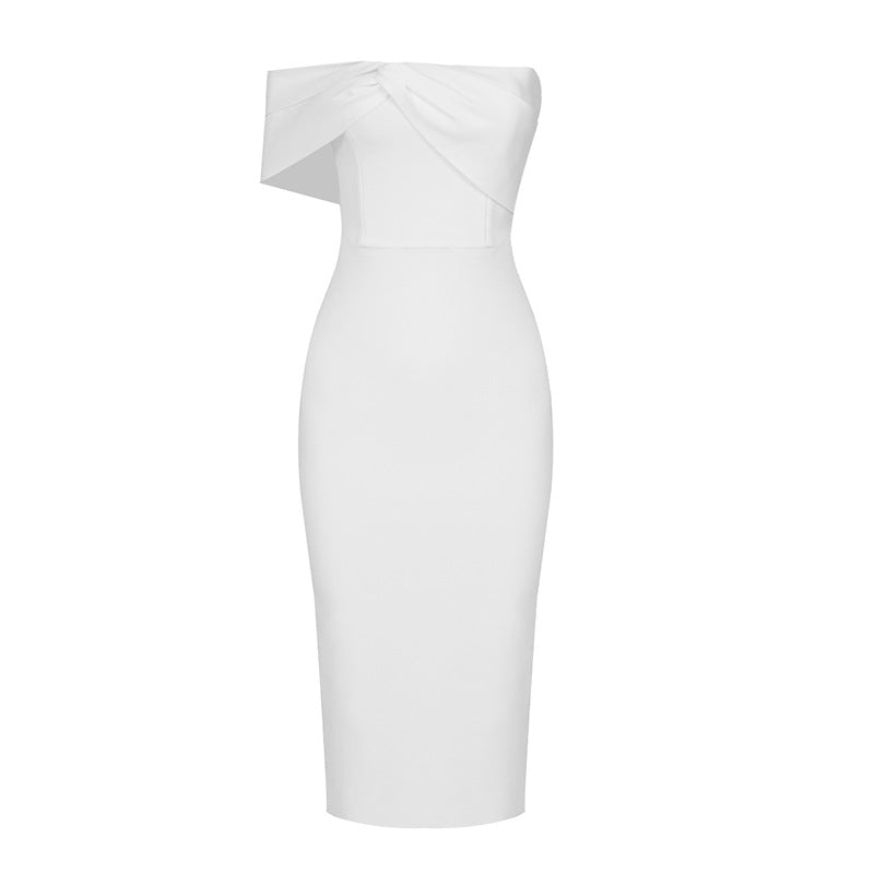 Dame figursyet bryllupsdress med elegant knudedetalje Stilla