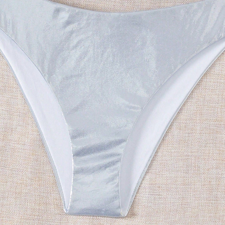 Dame Bandeau-bikini med skinnende top og høj benudskæring Skovae