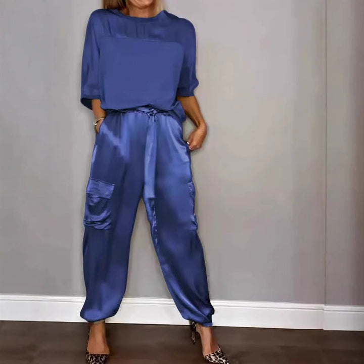 Dame Satin-Loungewear-Sæt med praktiske cargo-lommer og elastisk bukseelastik Stilla