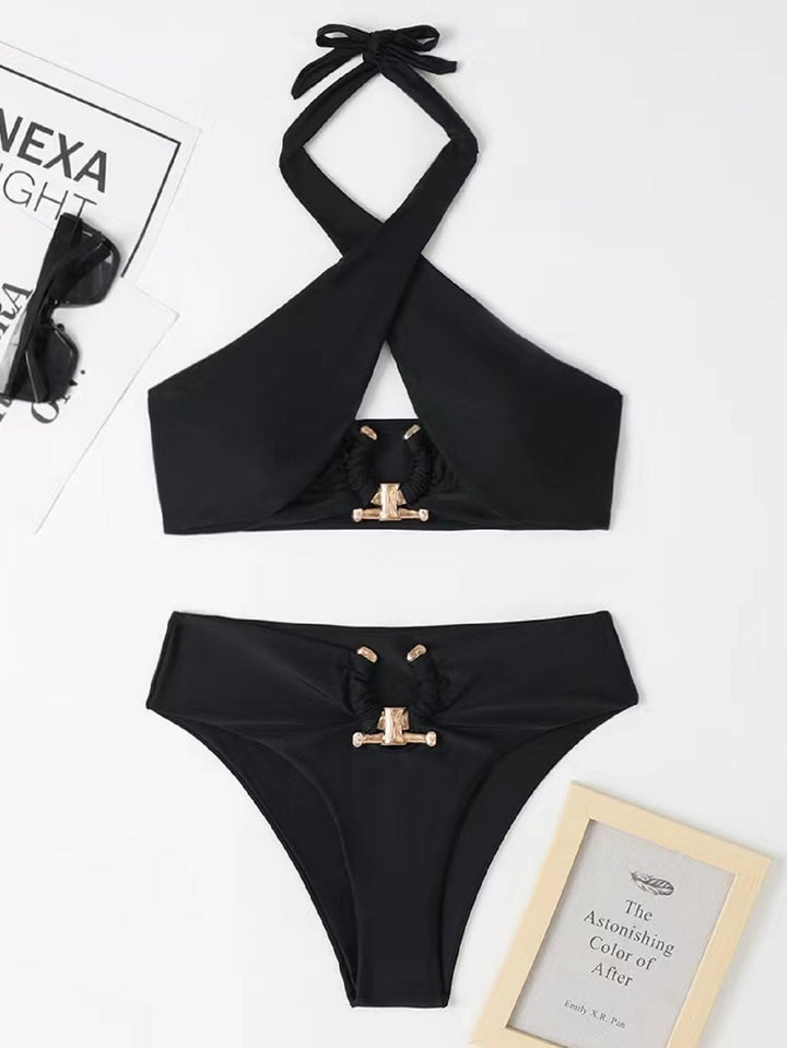 Dame Bikini sæt med raffinerede knude-detaljer og gyldne accenter Stilla