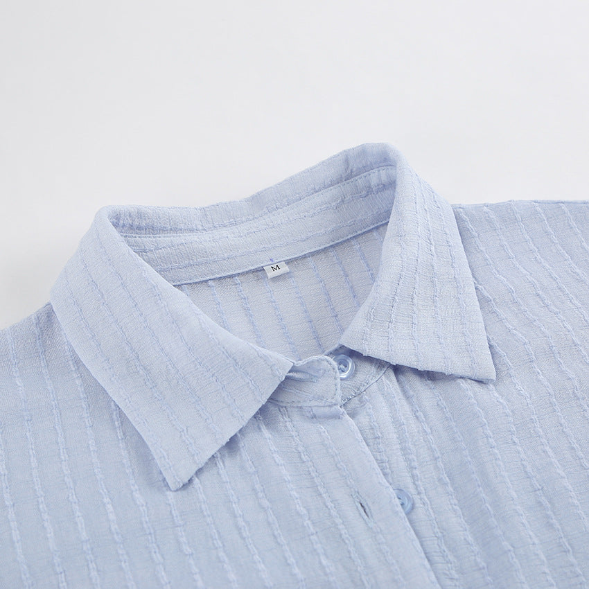 Dame legers Blusenshirt med brede shorts og minimalistiske detaljer Stilla