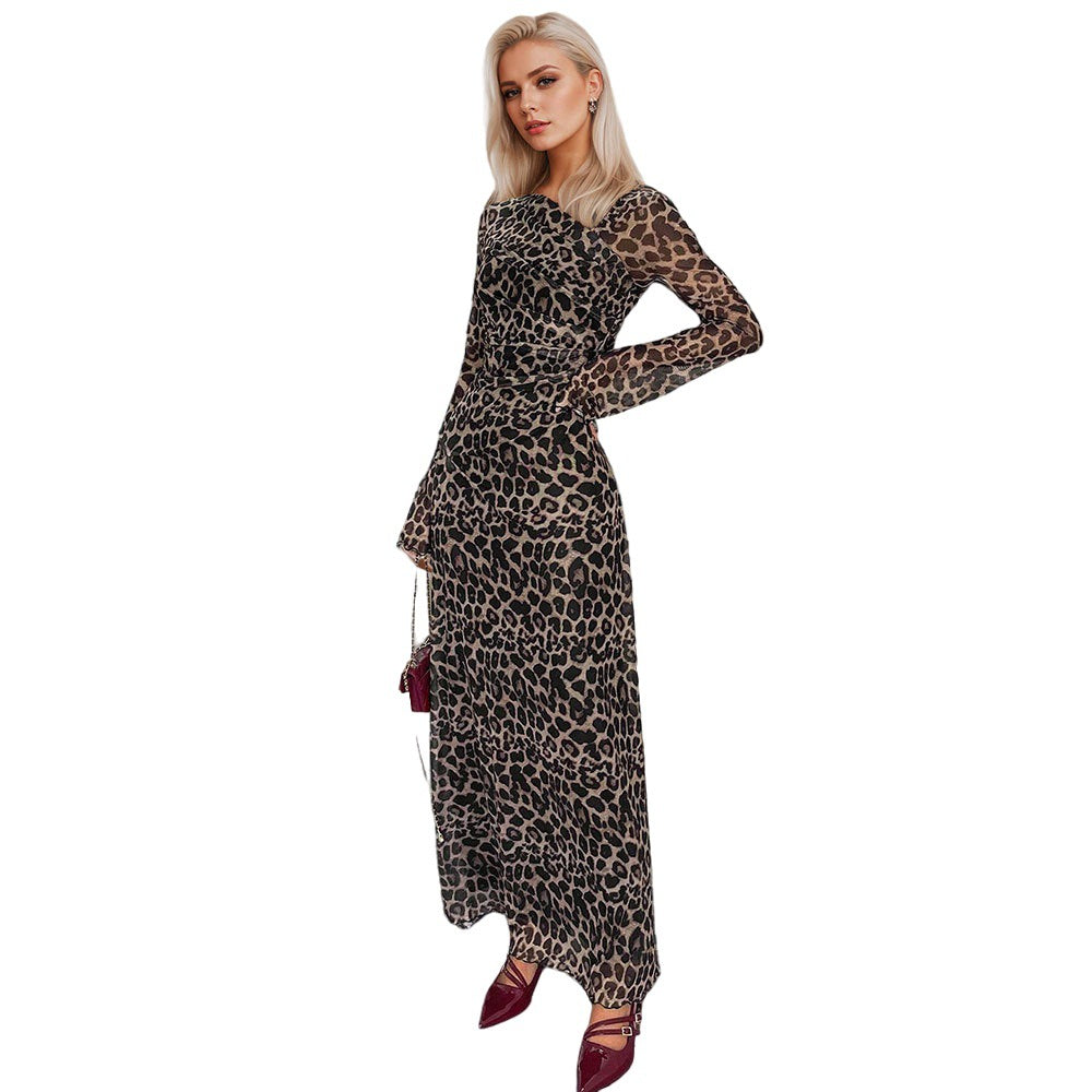 Damer maxi kjole med elegant dyreprint og sofistikeret snit Stilla