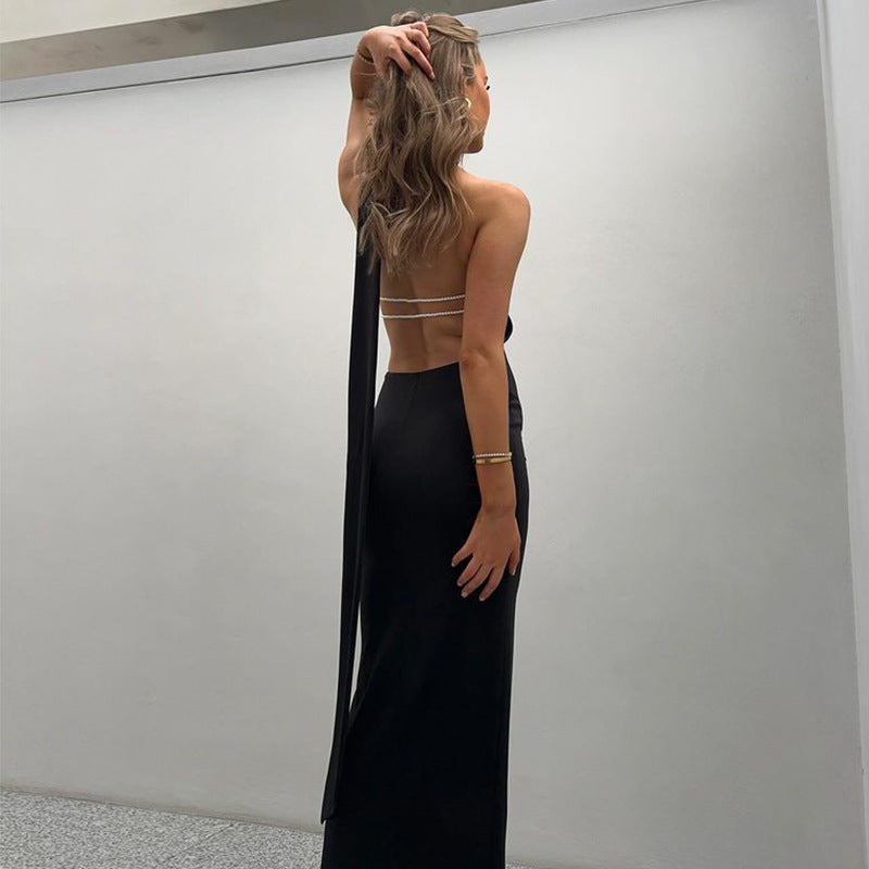 Dame figursyet aften kjole med elegante perle dekorationer Stilla