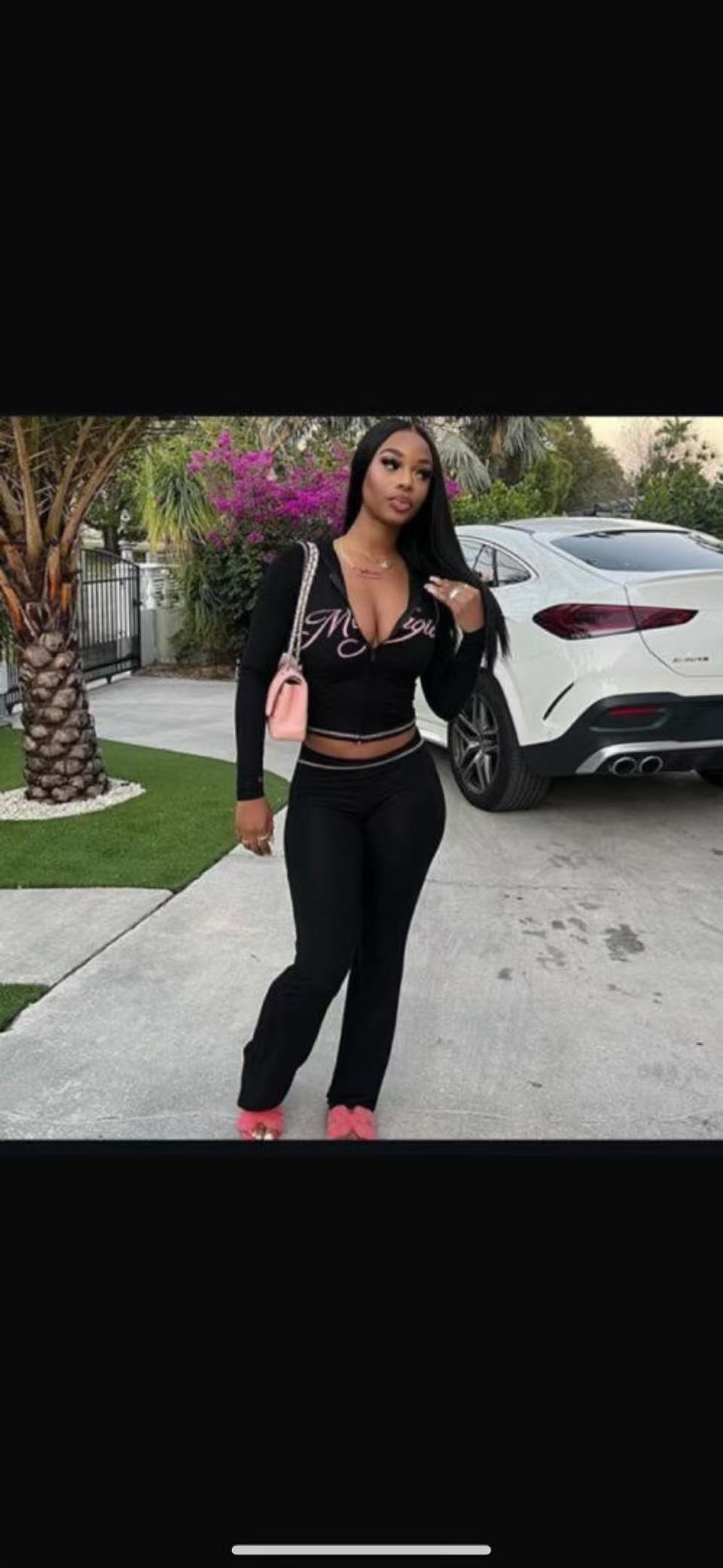 Dame sportswear sæt med stilfuldt leopardprint og figursyet snit Stilla