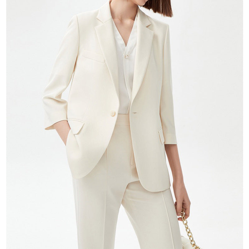 Dame Halvlang Blazer med elegante detaljer og smalt snit Stilla