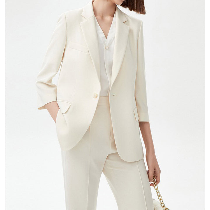 Dame Halvlang Blazer med elegante detaljer og smalt snit Stilla