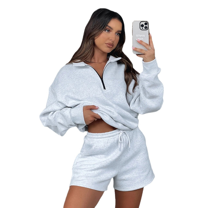 Kvinders afslappede sweatshirt med shorts-design og praktisk lynlås Skovae