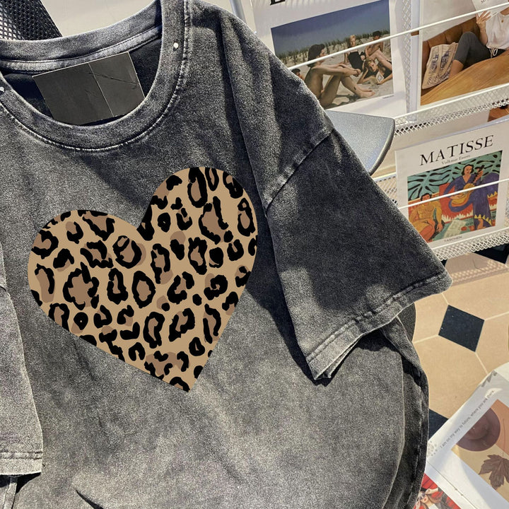 Dame T-shirt med stilfuldt leopardmønsterhjerte Stilla