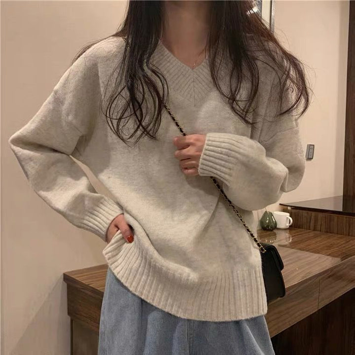 Dames blød V-hals sweater lavet af høj kvalitet uld Stilla
