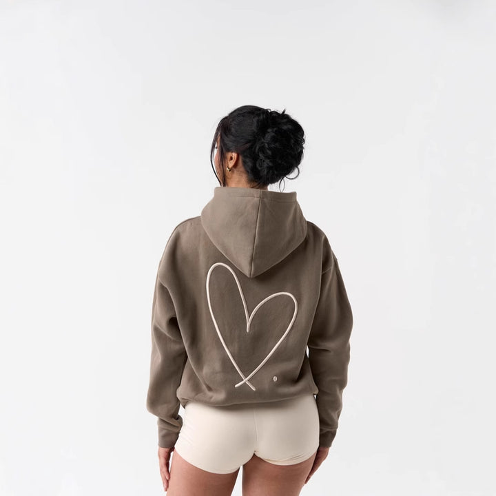 Kvinders hættetrøje sweatshirt med stort hjerte design og komfortable korte shorts Skovae