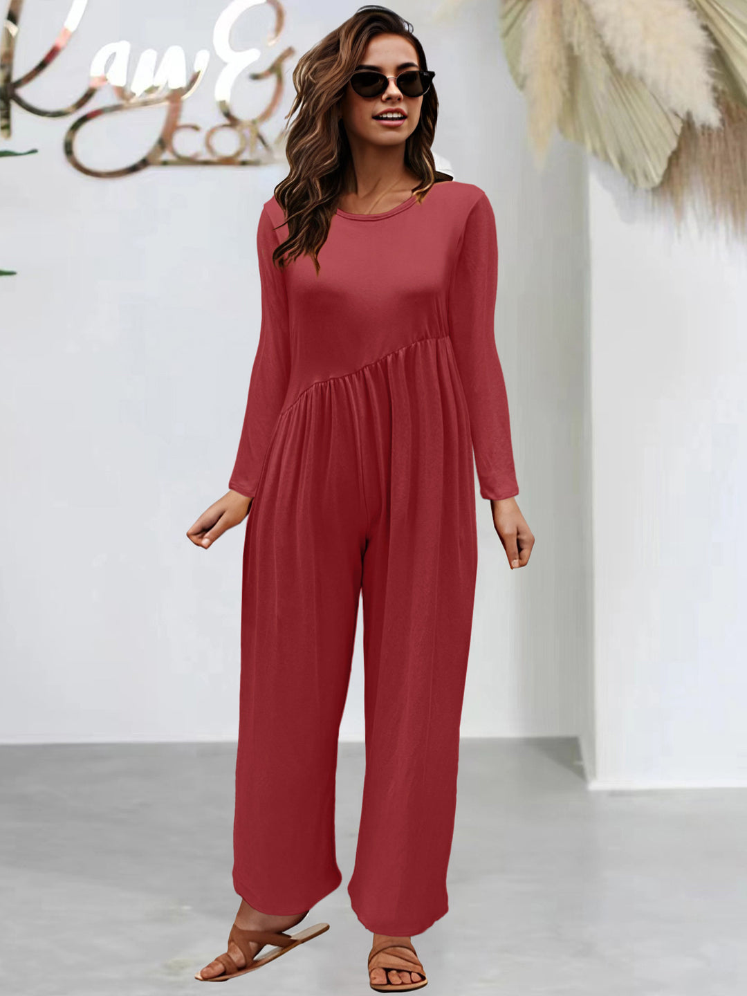 Dame overdimensioneret jumpsuit med sidelining og bredt ben Stilla