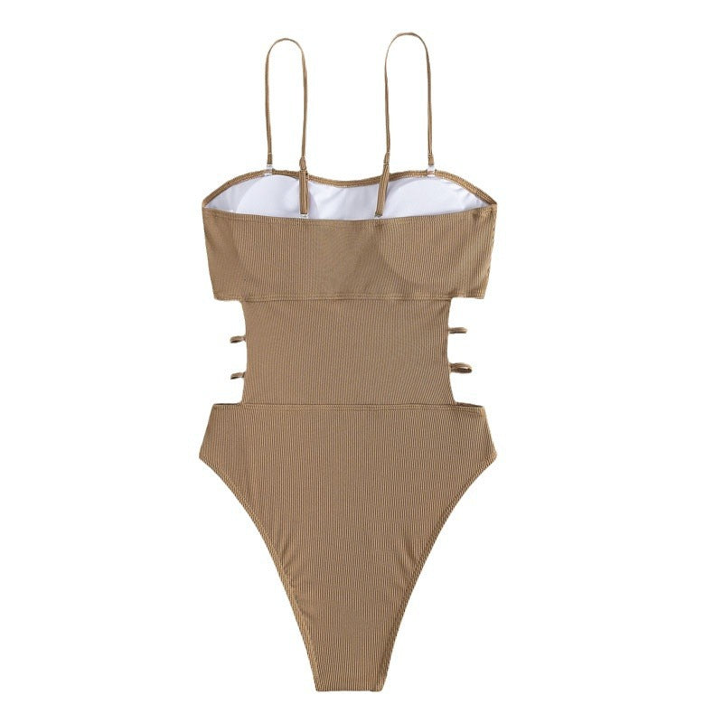 Dame En-delt Badeanstalt med trendy Cut-Out-design og justerbare stropper Stilla