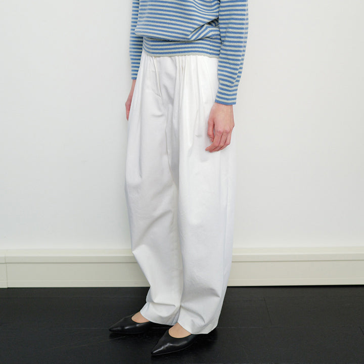Dame chinos med elegant folderstruktur og side lommer Stilla