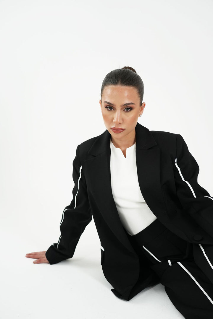 Kvinders elegante blazer sæt med fashionable kontrastdetaljer Skovae