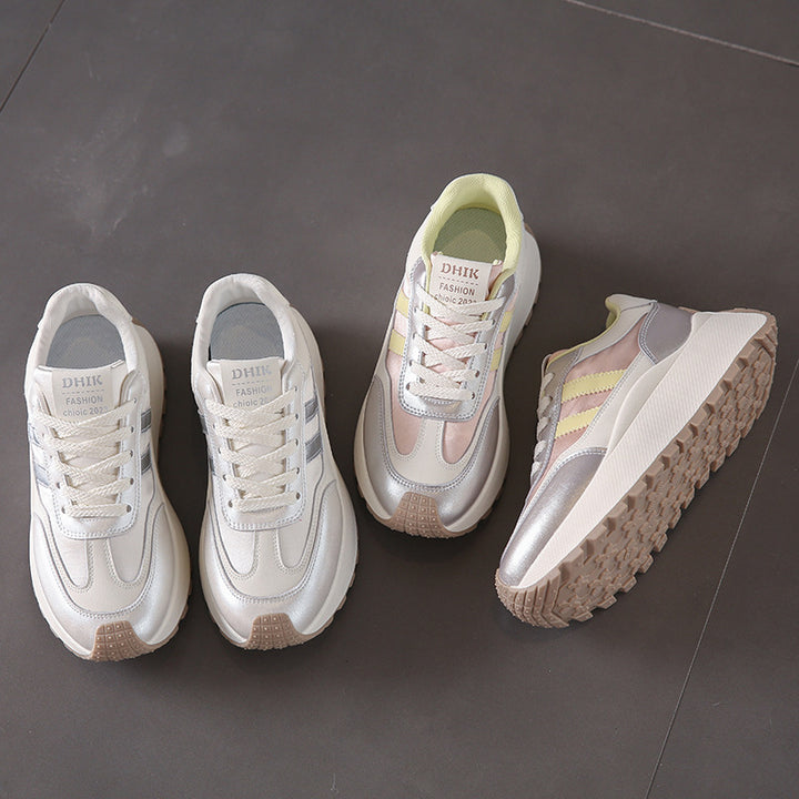 Dame sneakers med højmoderne platformsåler og skinnende overmateriale Stilla