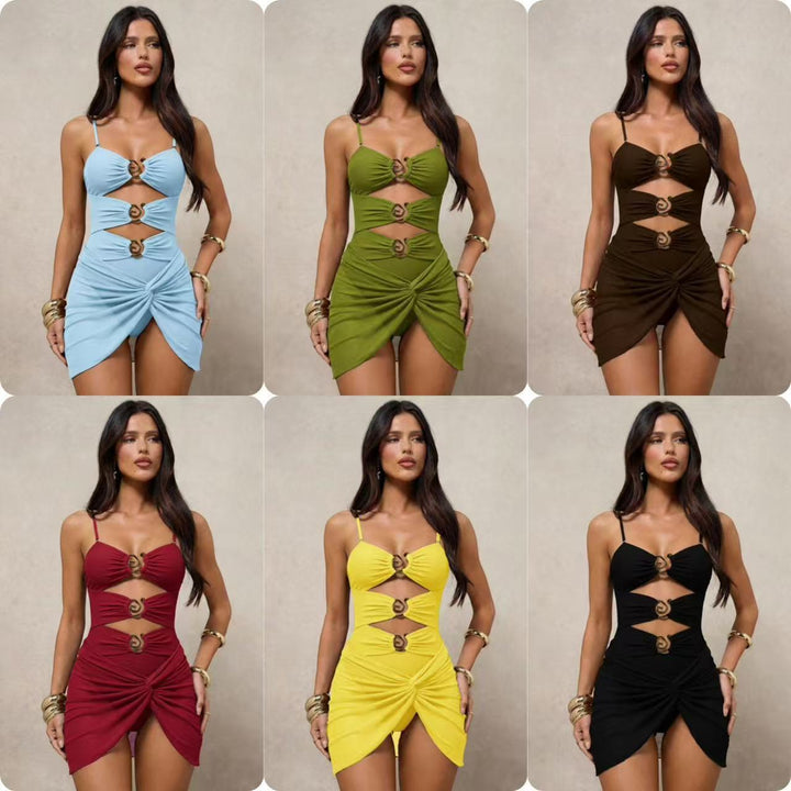 Dame monokini med urbane cut-out-detaljer og fashionable smykkeakcenter Skovae
