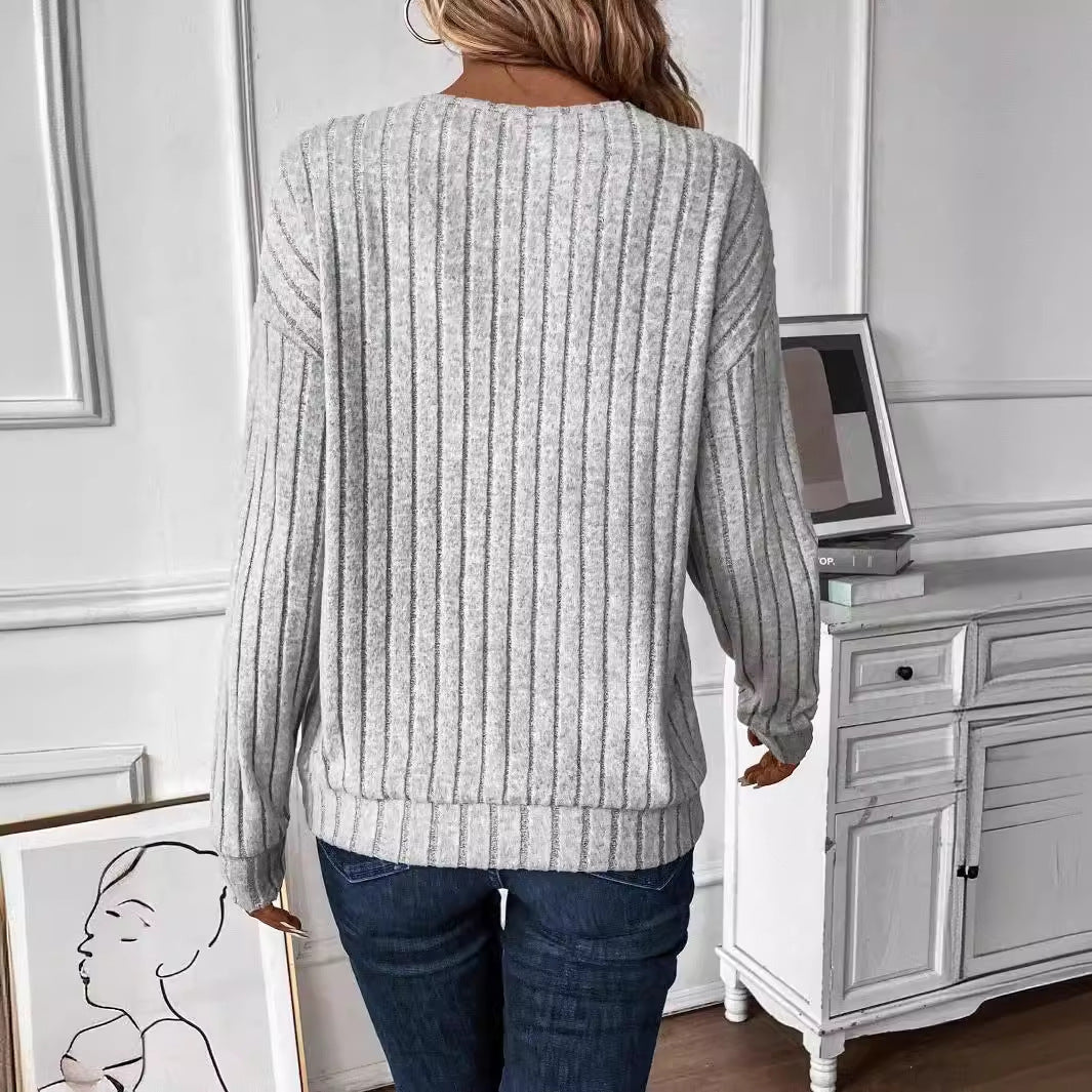 Dame V-hals strikbluse med lodret ribstruktur Stilla