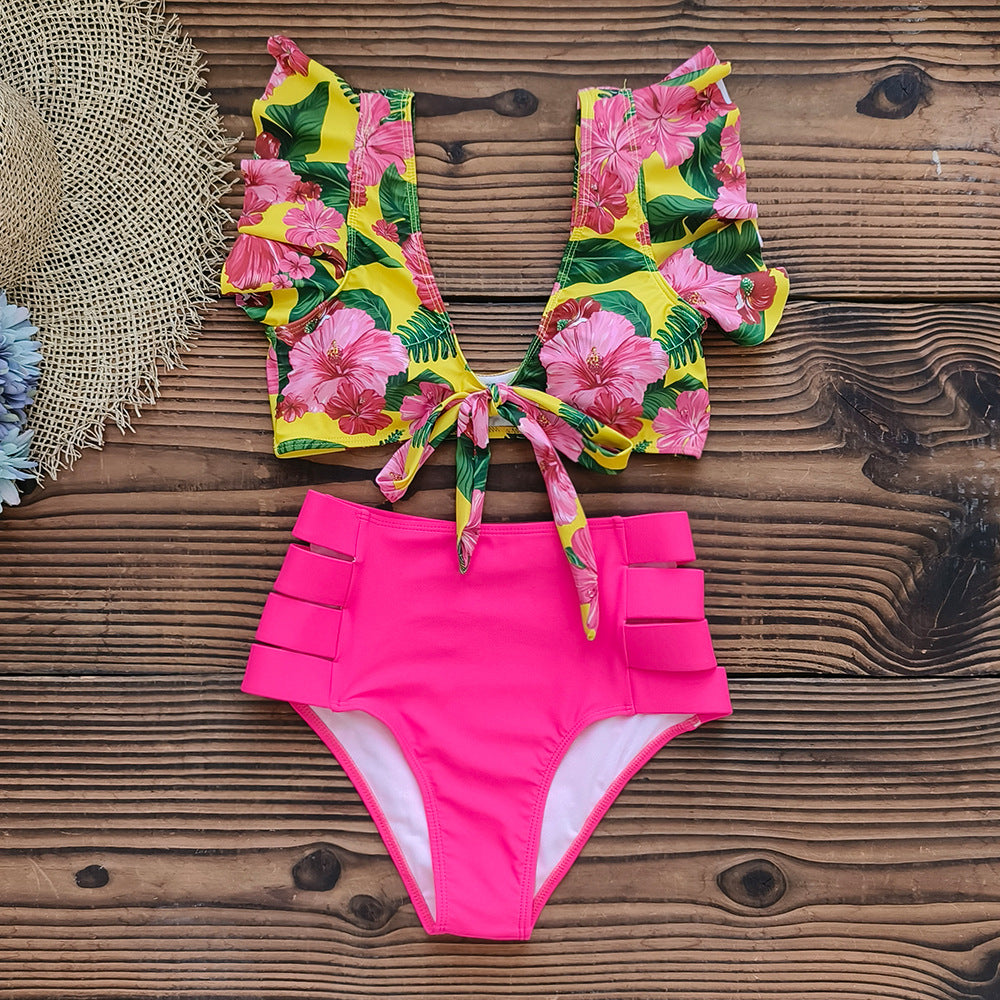 Dame bikini-sæt med voluminøse flæsedetaljer og fashionable cut-outs Stilla