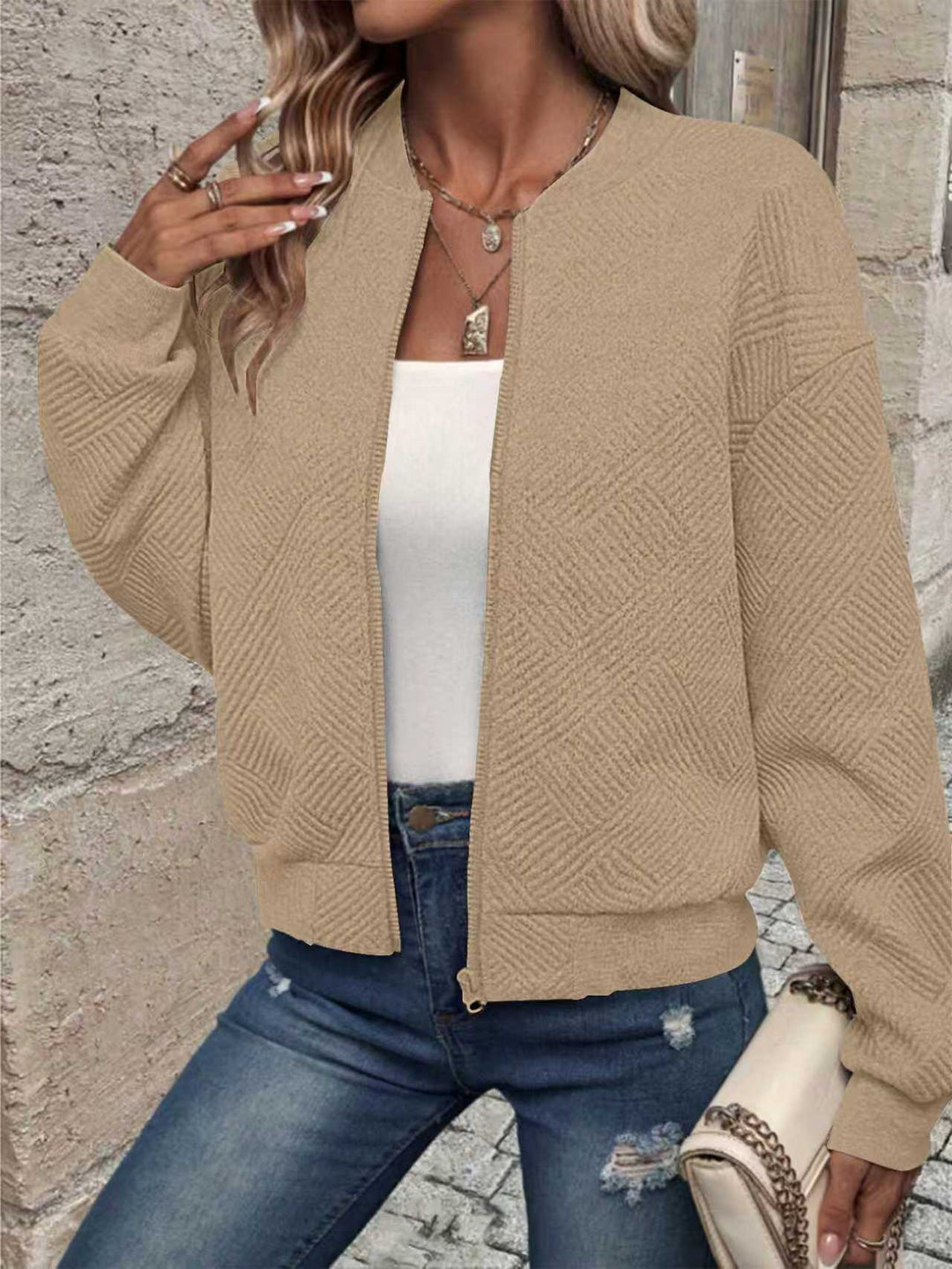 Dame moderigtig sweatjakke med tekstureret design og lynlås Stilla