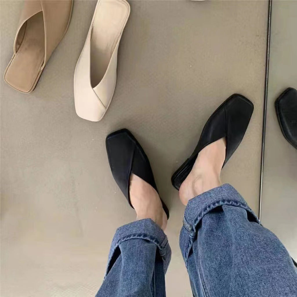 Dame Mules med elegant kryds-design og komfortabel fodseng Stilla