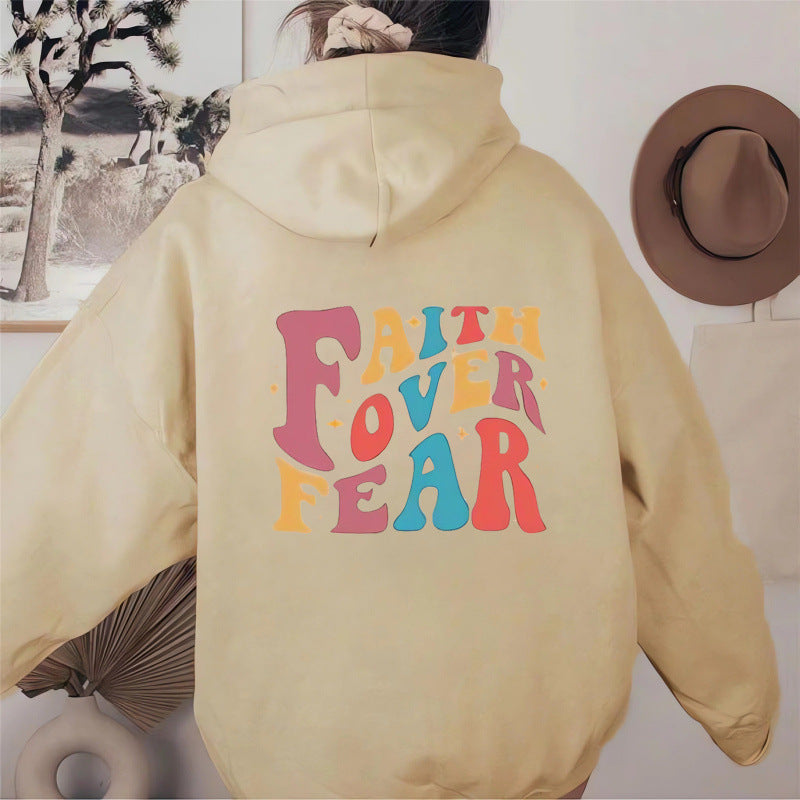 Kvinder hoodie med kreativ tekst og blødt indre fleece Skovae