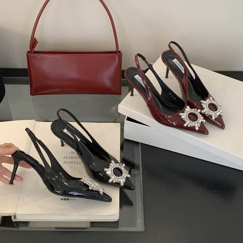 Dame Sling-Pumps med glitrende dekorelement og elegant spidsdesign Stilla