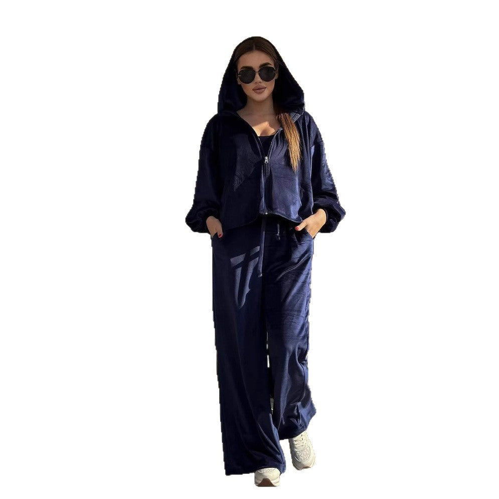 Kvinders stilfulde fløjl loungewear sæt med cropped top og behagelige bukser Skovae